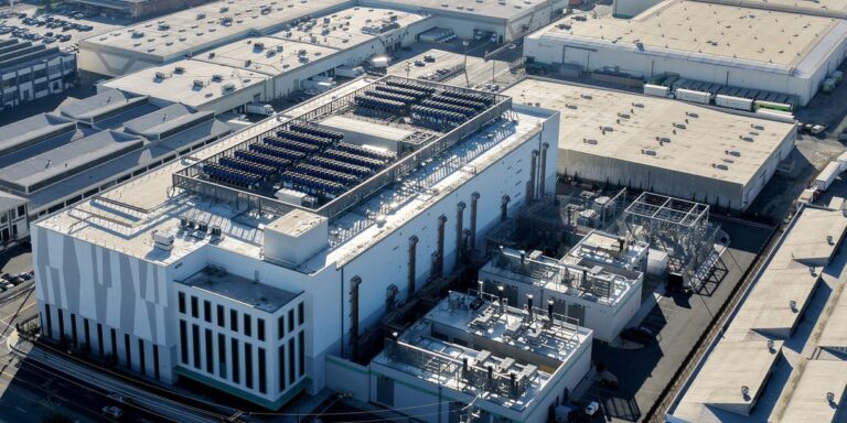 MicroStrategy Analysts Identify Two Cryptocurrency Stocks With AI Transition Potential