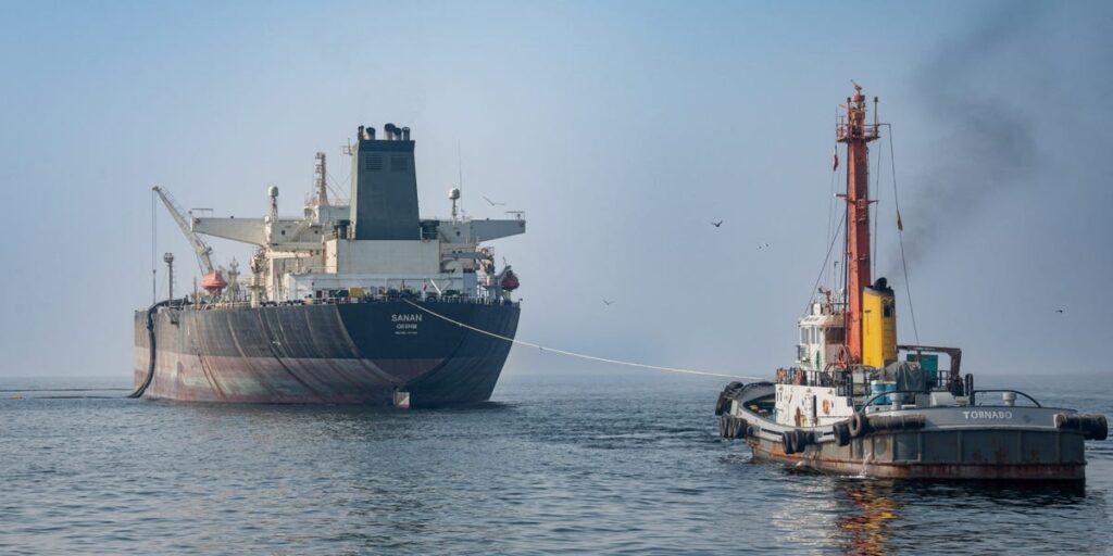 Oil prices rise amid US-Iran tensions as Goldman Sachs warns of continued market volatility.