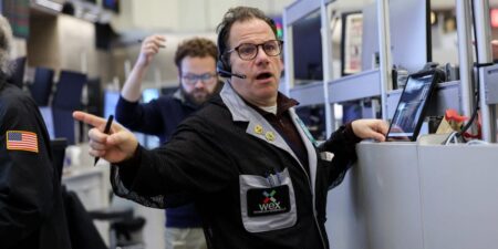 Software stocks decline as artificial intelligence and tariff concerns weigh on market