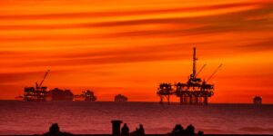 US Economy Faces Stagflation Risk as Oil Prices Rise